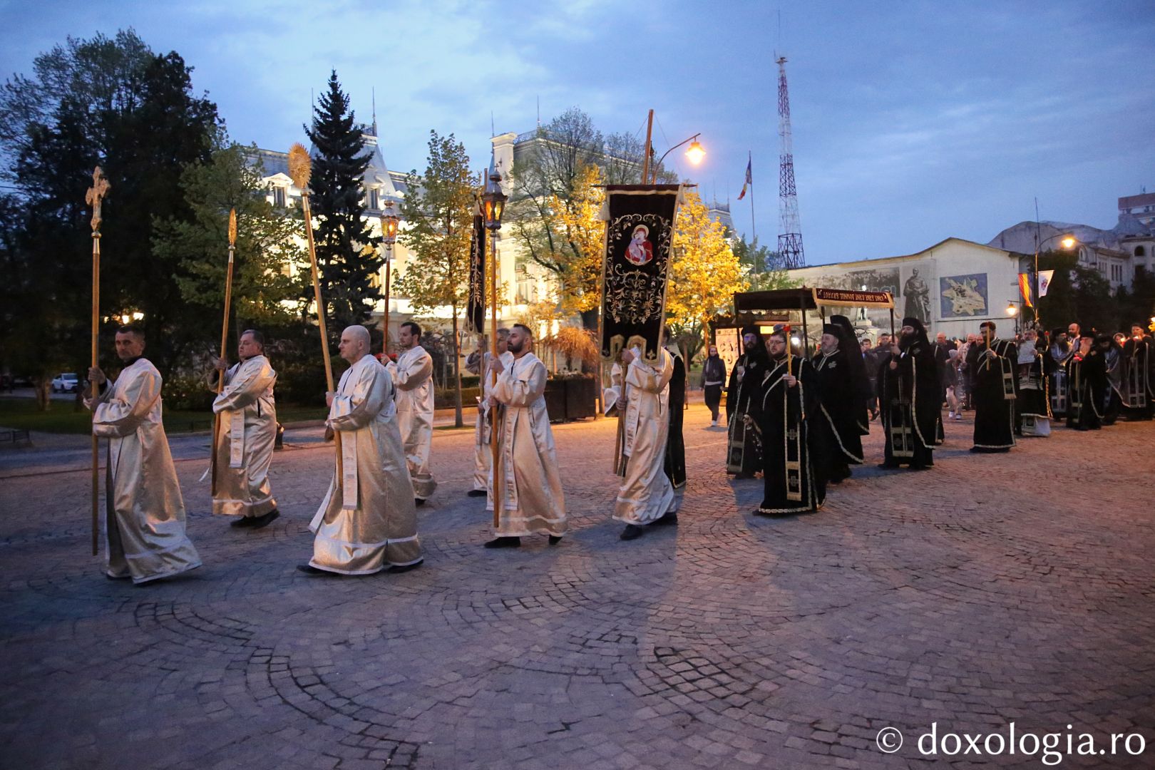 Denia Prohodului la Catedrala mitropolitană din Iași: „Aduceri aminte ale unor momente înfricoșătoare, sfinte și mari pentru istoria lumii”