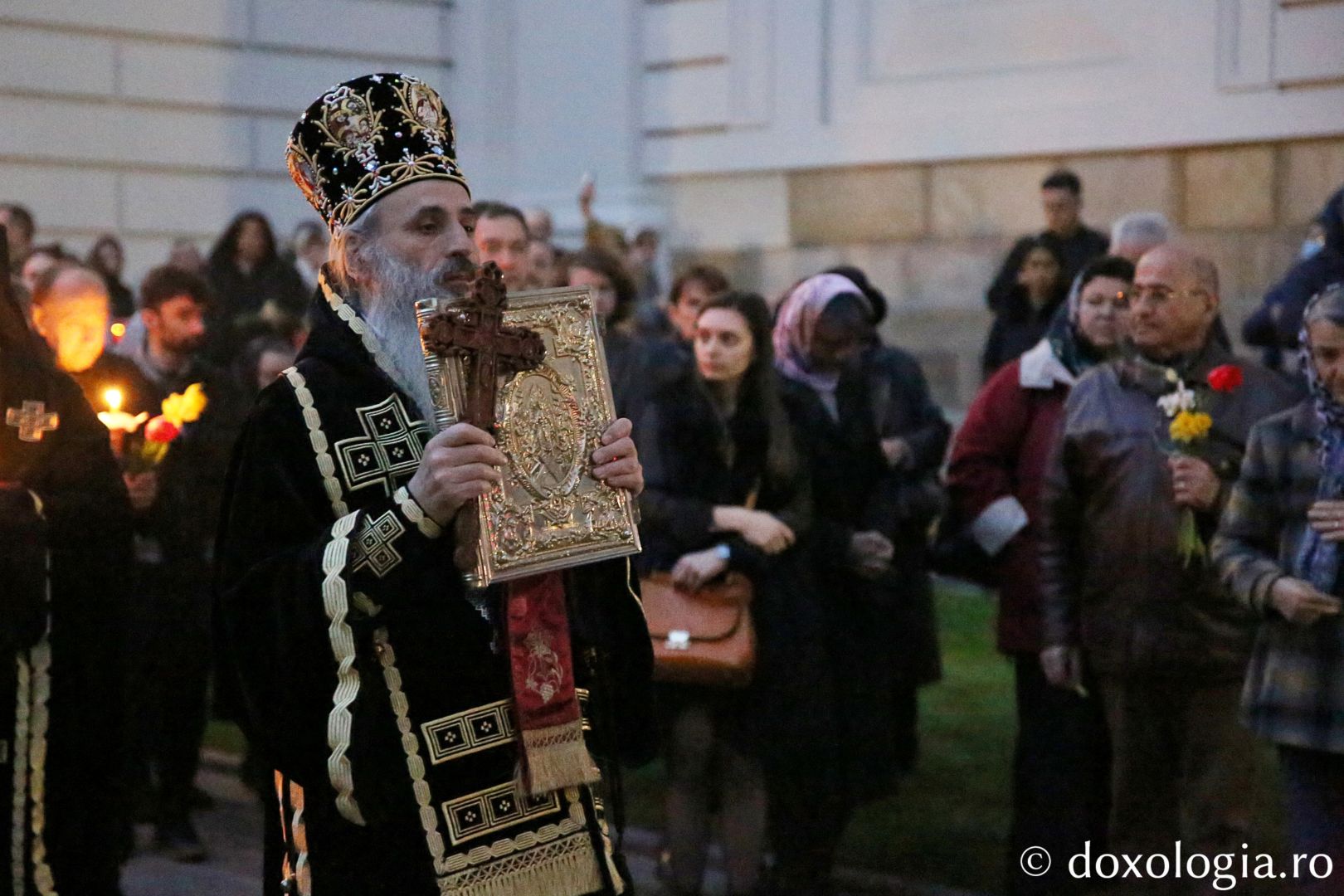 Denia Prohodului la Catedrala mitropolitană din Iași: „Aduceri aminte ale unor momente înfricoșătoare, sfinte și mari pentru istoria lumii”