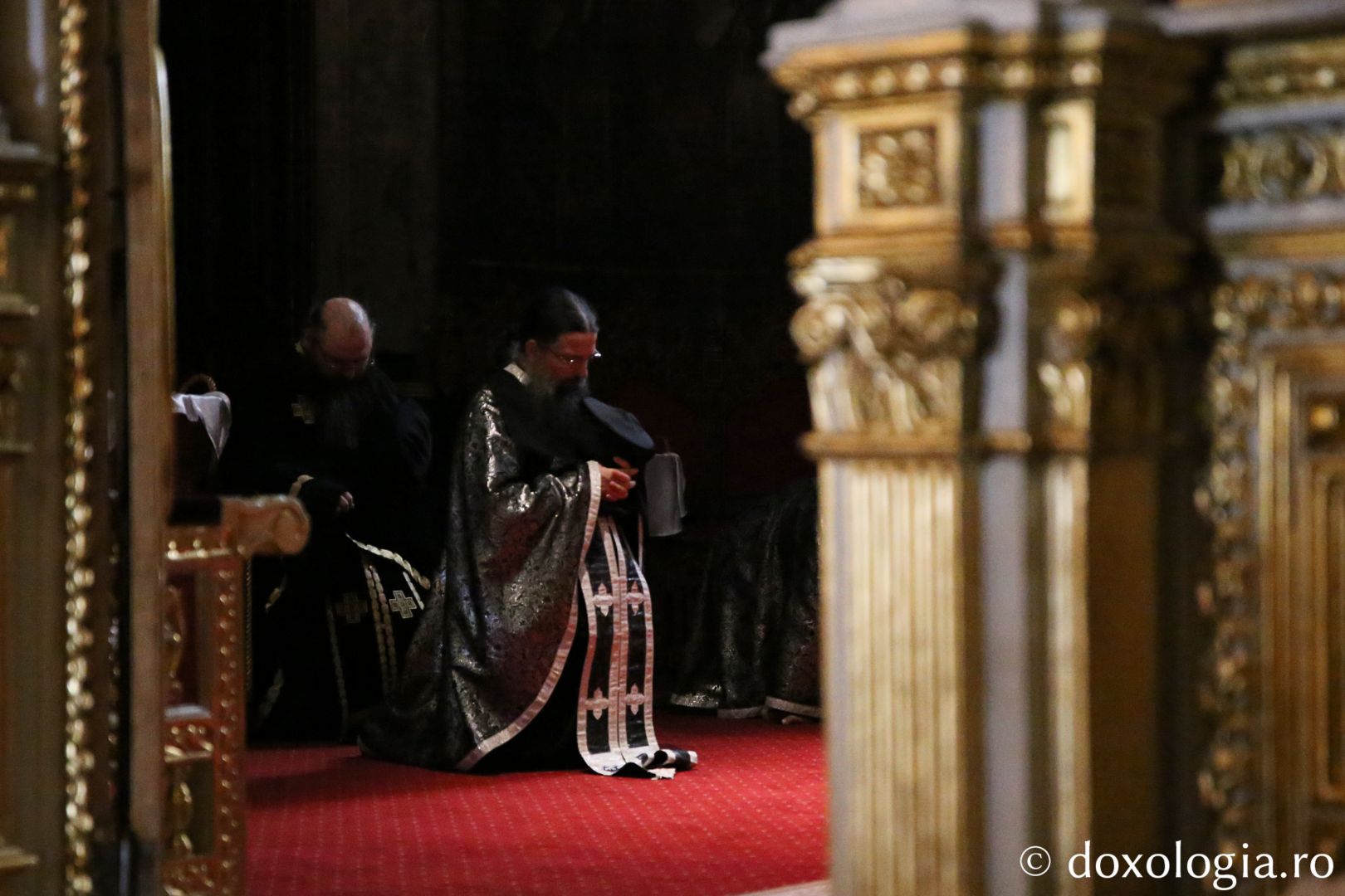 Denia Prohodului la Catedrala mitropolitană din Iași: „Aduceri aminte ale unor momente înfricoșătoare, sfinte și mari pentru istoria lumii”