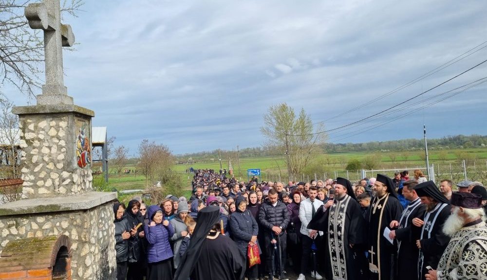 Procesiunea „Drumul Crucii” a avut loc și în acest an la Mănăstirea Hodoș-Bodrog