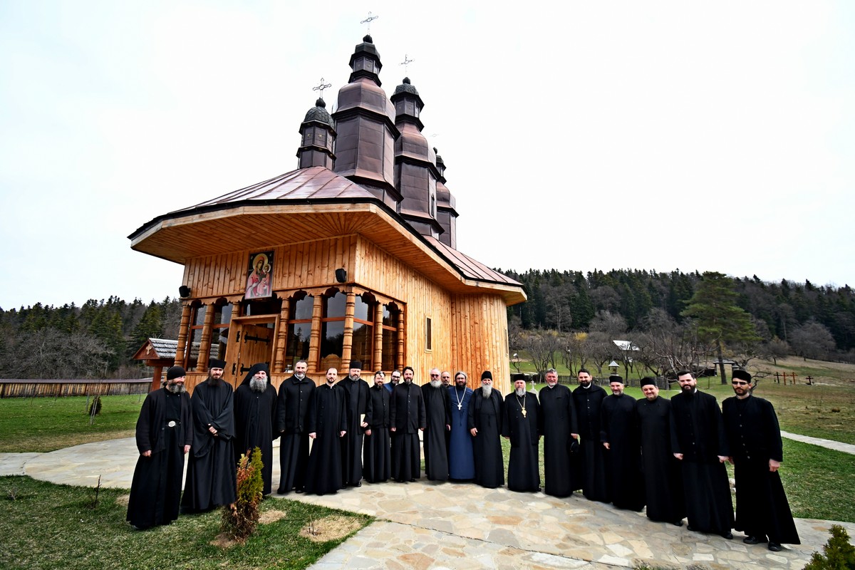 Schitul Pocrov din „Poiana Raiului” și-a cinstit ocrotitorul