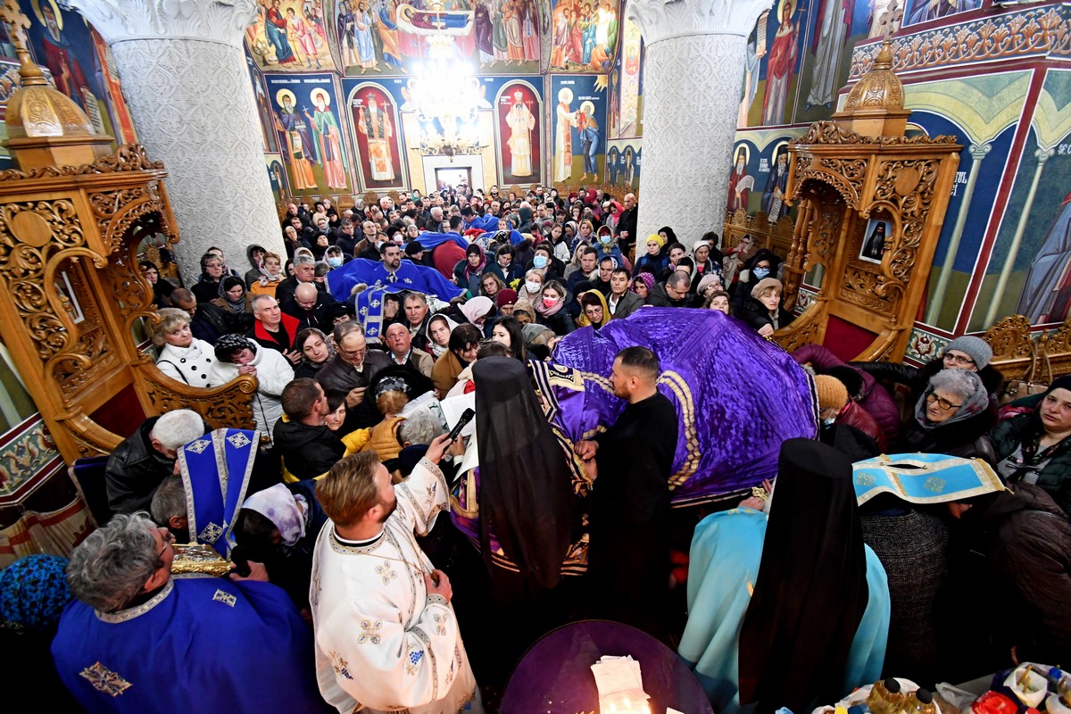 Taina Sfântului Maslu, în Duminica Floriilor, la Mănăstirea Hadâmbu