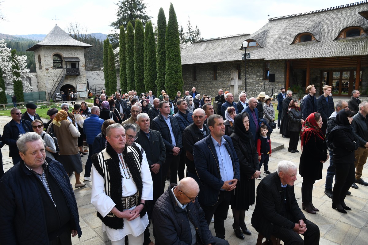 Hramul Mănăstirii Voroneț, serbat prin Liturghie arhierească