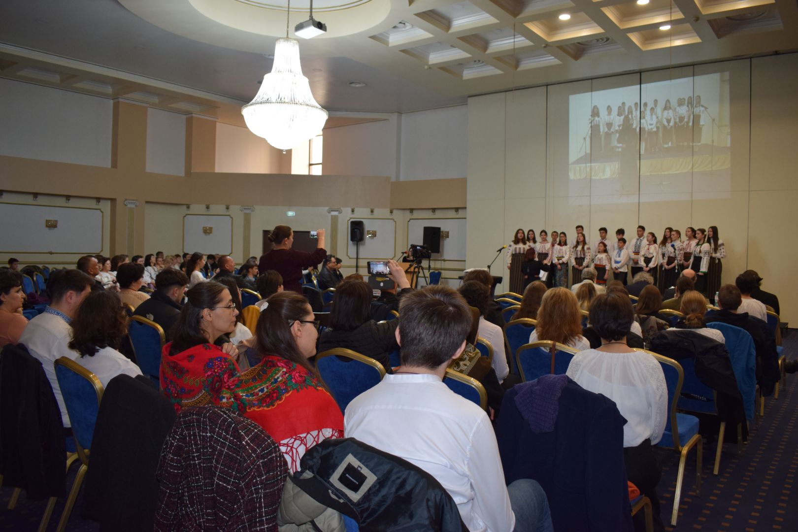 Tinerii Parohiei „Sfântul Ioan Botezătorul” din Botoșani au participat la Festivalul-Concurs de Muzică Sacră