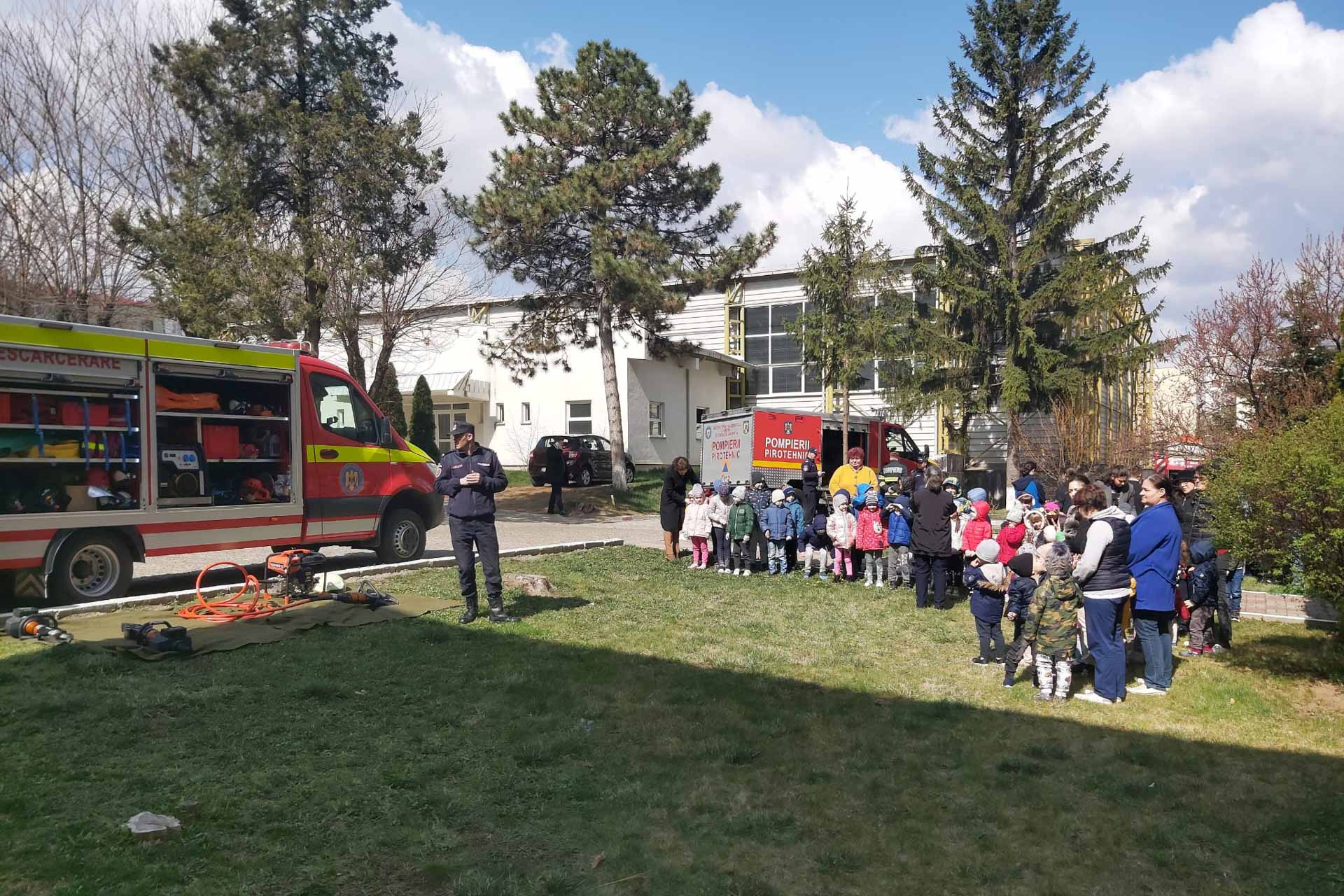 Instructaj PSI-SU la Seminarul Teologic Liceal Ortodox „Sfântul Gheorghe” – Botoșani Instructaj PSI-SU la Seminarul Teologic Liceal Ortodox „Sfântul Gheorghe” – Botoșani