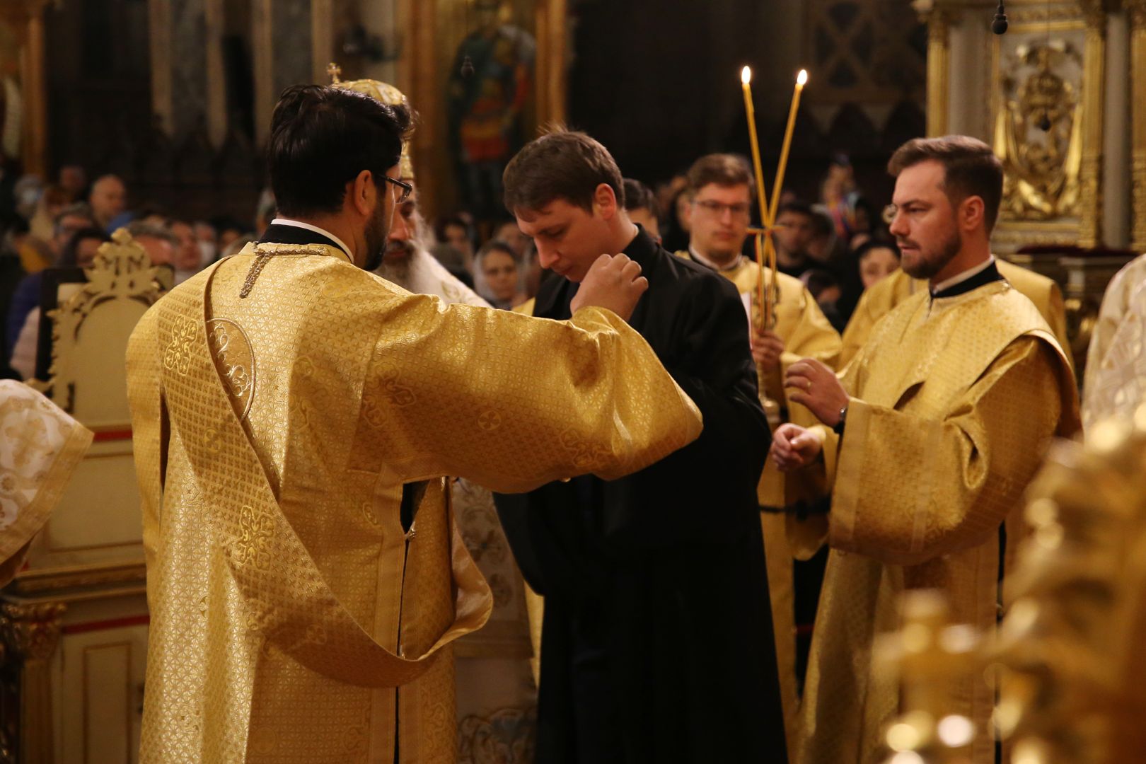 Duminica Sfântului Ioan Scărarul, la Iași: un arhidiacon al Catedralei Mitropolitane a fost hirotonit preot de către IPS Teofan