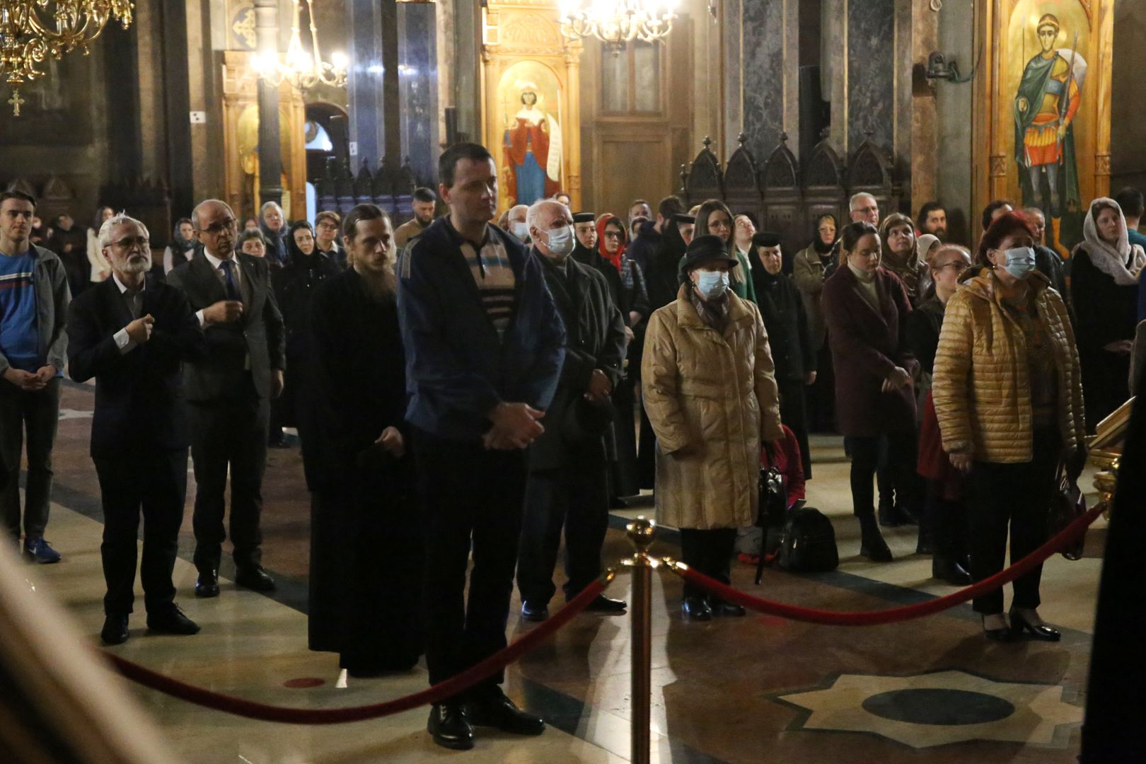 Părintele Mitropolit Teofan la Liturghia Darurilor: „Vremea postului, precum întreaga noastră viață, sunt o cruce pe care omul o duce”