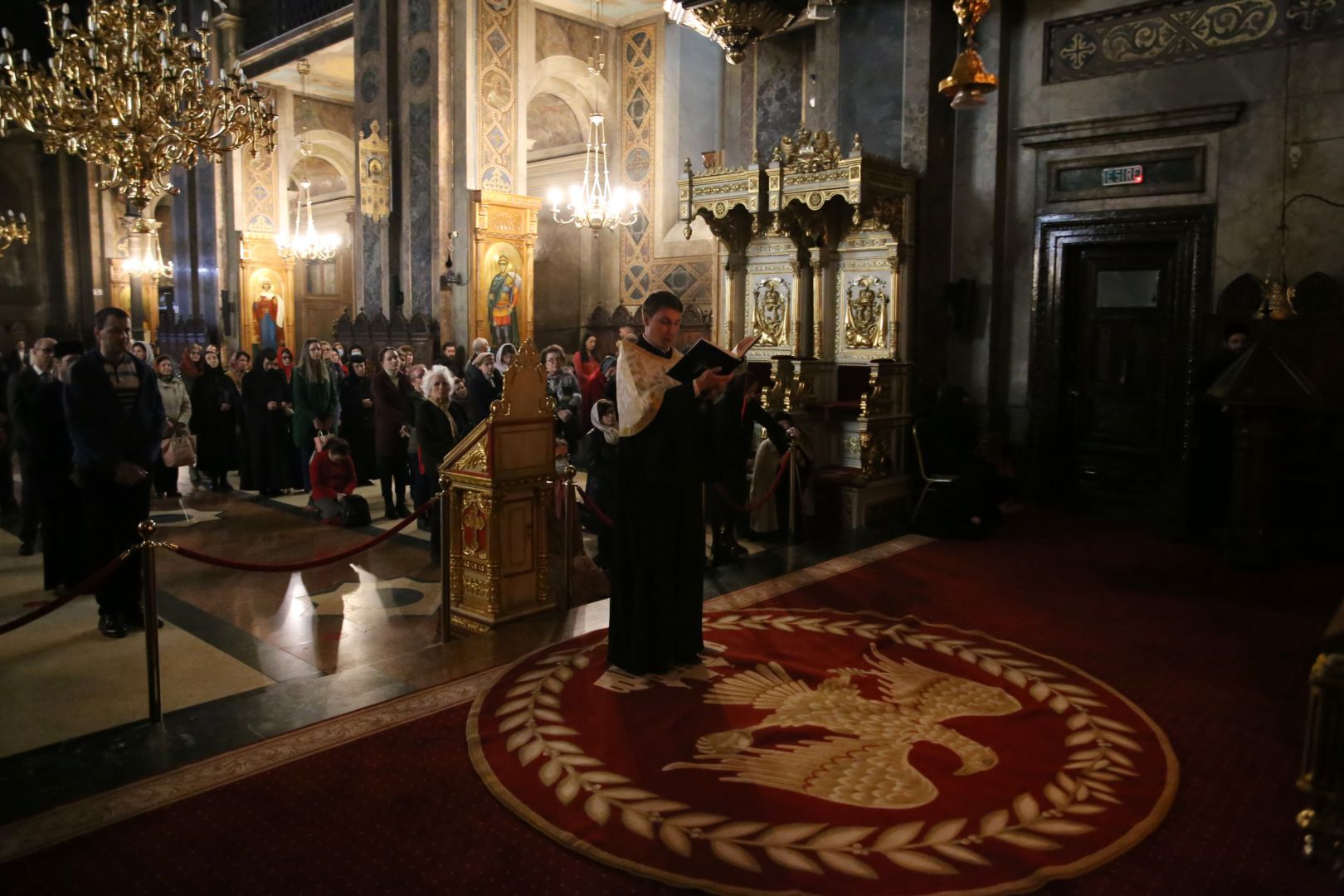 Părintele Mitropolit Teofan la Liturghia Darurilor: „Vremea postului, precum întreaga noastră viață, sunt o cruce pe care omul o duce”