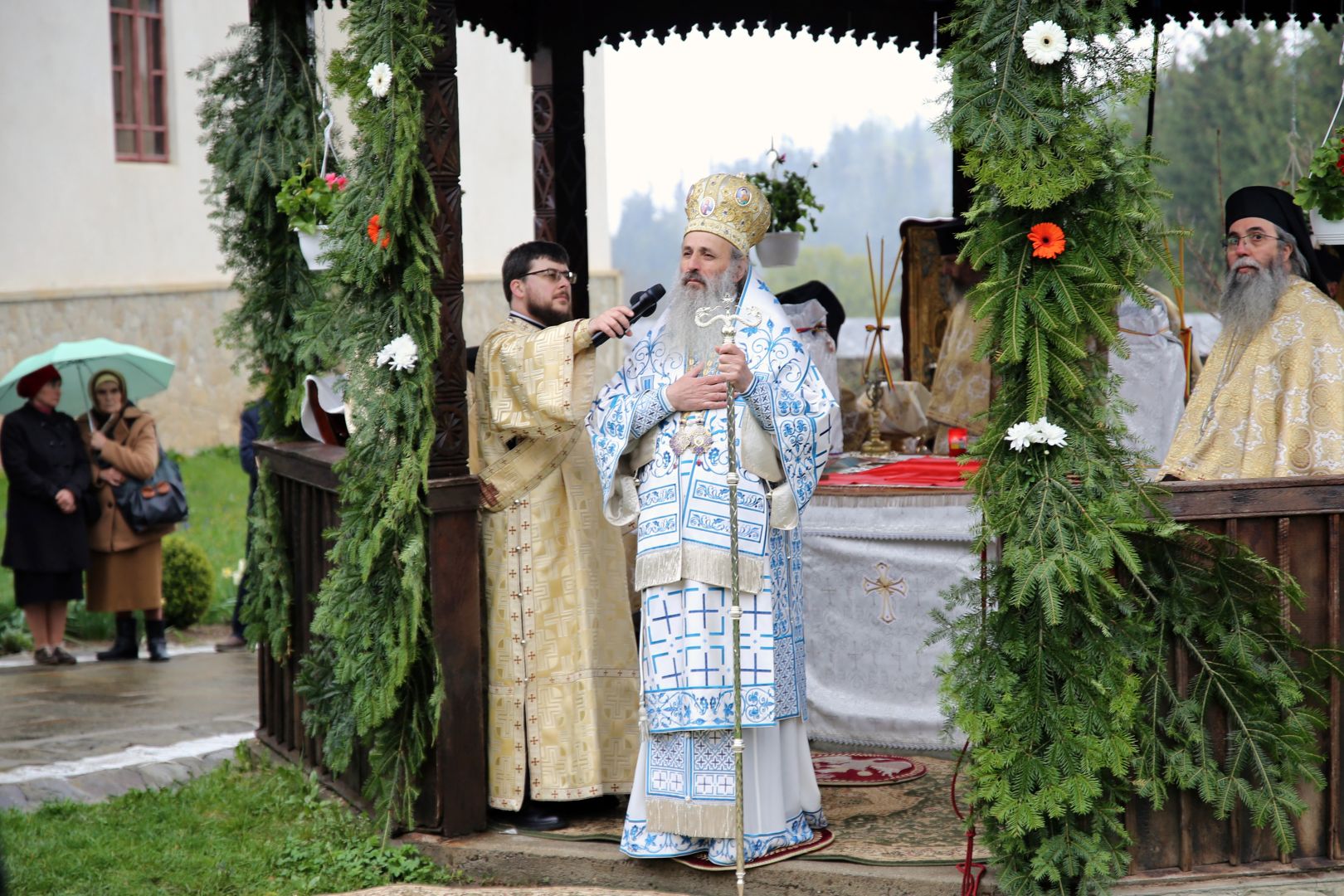 (Video) IPS Teofan: „Ziua de astăzi sărbătorește desăvârșirea Maicii Domnului”