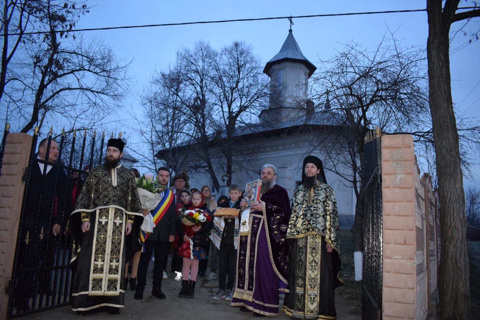 Slujbă arhierească la Parohia Silișcani din județul Botoșani