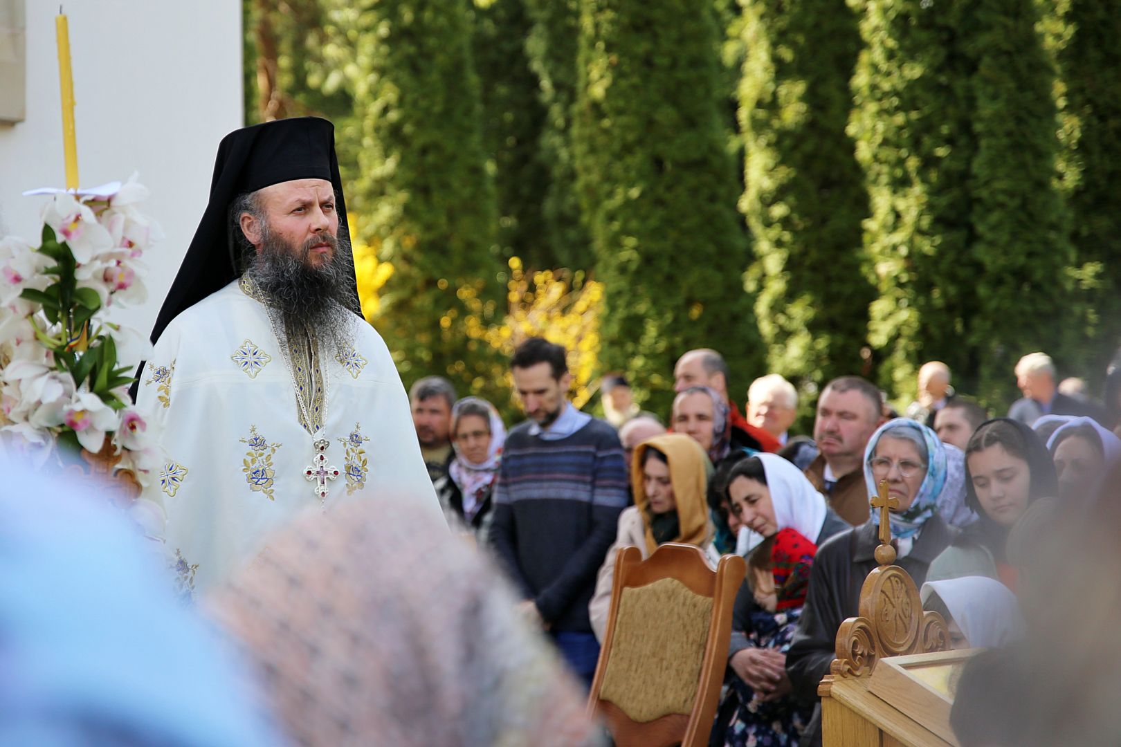 Foto: Flavius Popa Hramul Municipiului Botoșani, în prezența Părintelui Mitropolit Teofan. Ierarhul a săvârșit și slujba Botezului pentru prunca Iustina