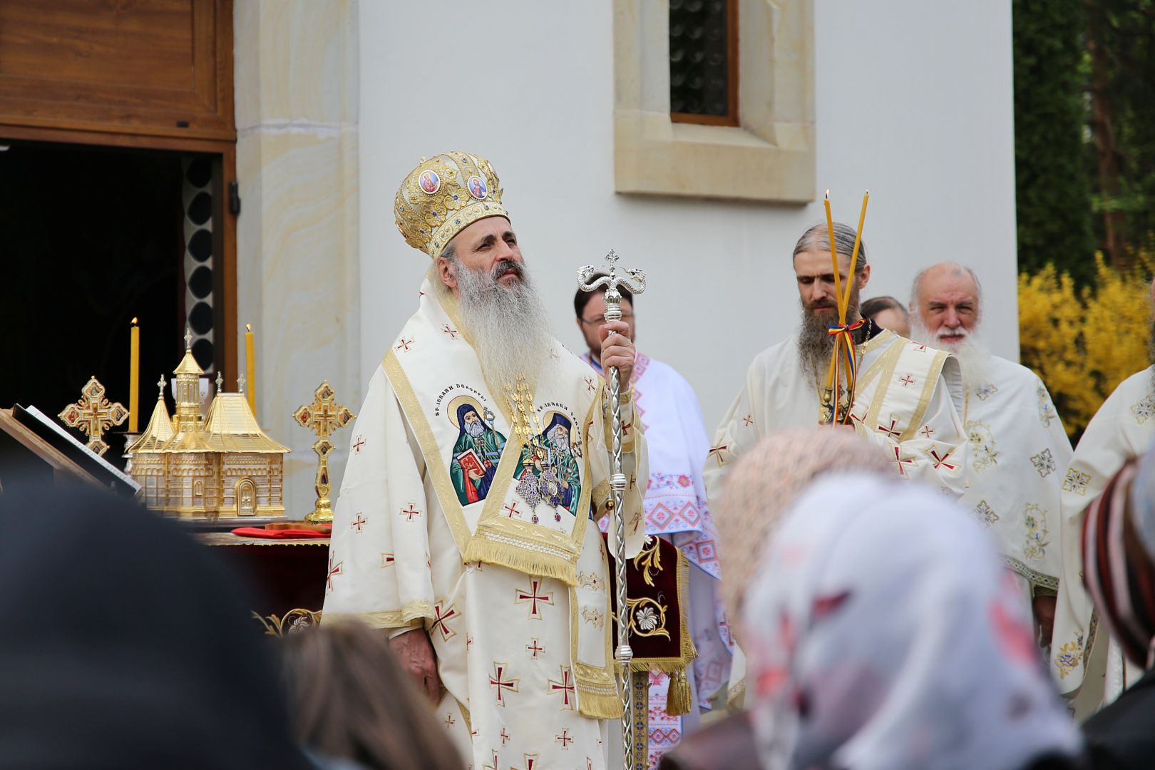 foto: Flavius Popa (Video) IPS Teofan: „Sfântul Gheorghe a fost purtător de biruință asupra păcatului”