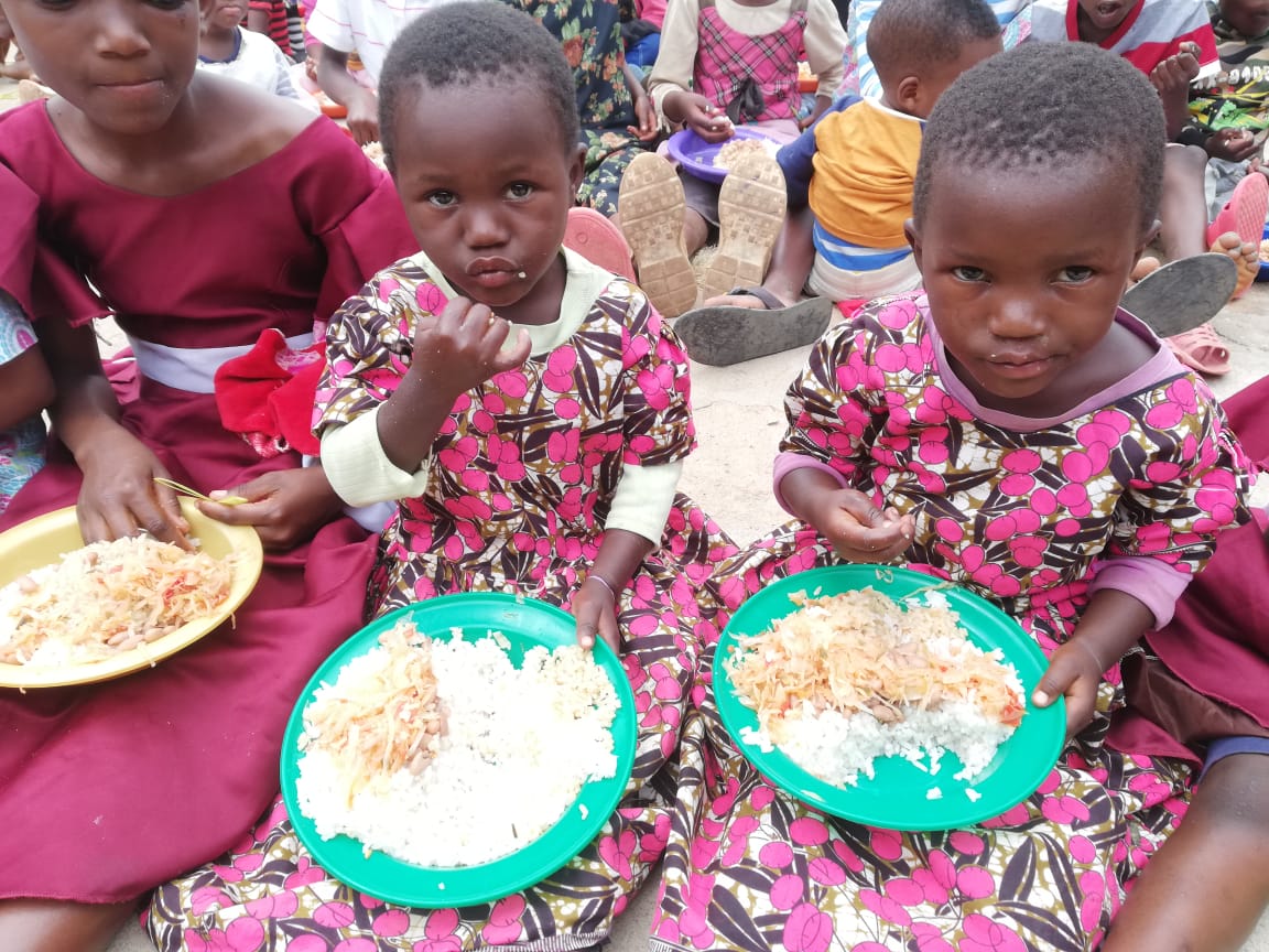 Jumapili ya Matawi sau Duminica Floriilor a fost prilej de mare bucurie şi la Centrul Misionar din Kidamali