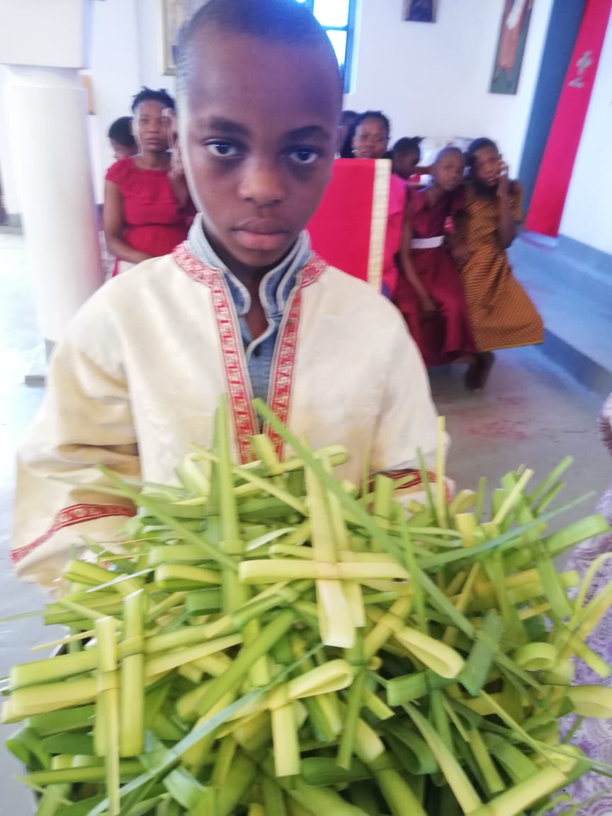 Jumapili ya Matawi sau Duminica Floriilor a fost prilej de mare bucurie şi la Centrul Misionar din Kidamali