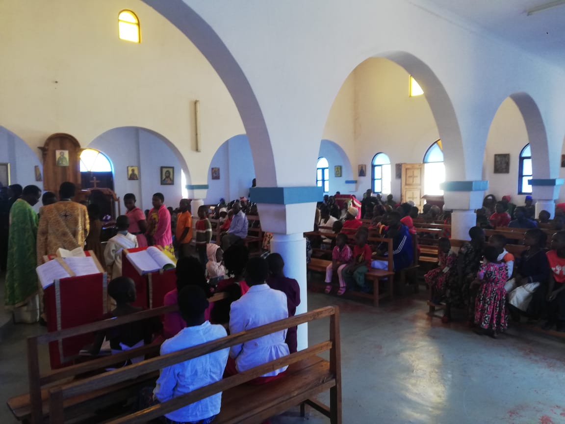 Jumapili ya Matawi sau Duminica Floriilor a fost prilej de mare bucurie şi la Centrul Misionar din Kidamali