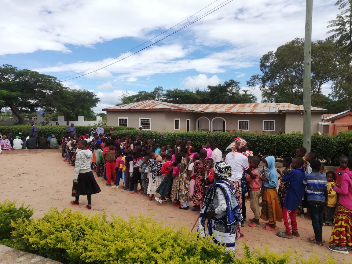 Jumapili ya Matawi sau Duminica Floriilor a fost prilej de mare bucurie şi la Centrul Misionar din Kidamali