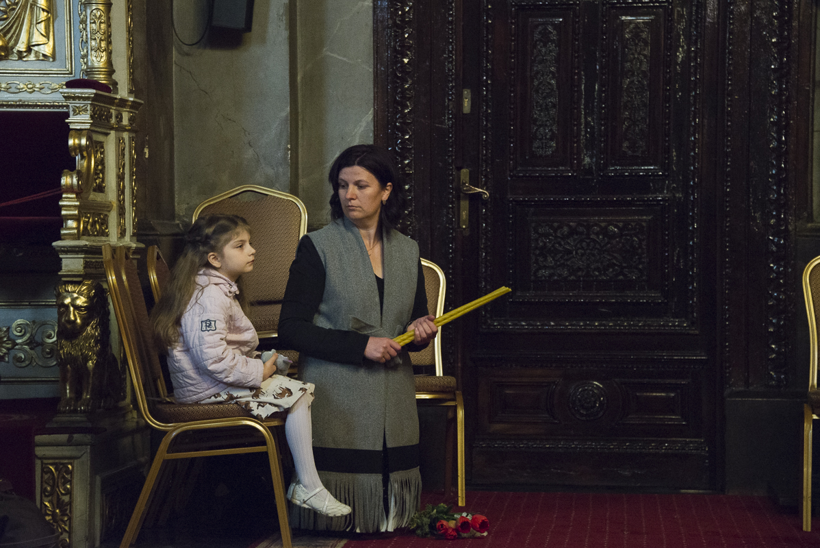 IPS Mitropolit Teofan, la slujba Floriilor: „O parte din noi se bucură, o parte din noi se cutremură”