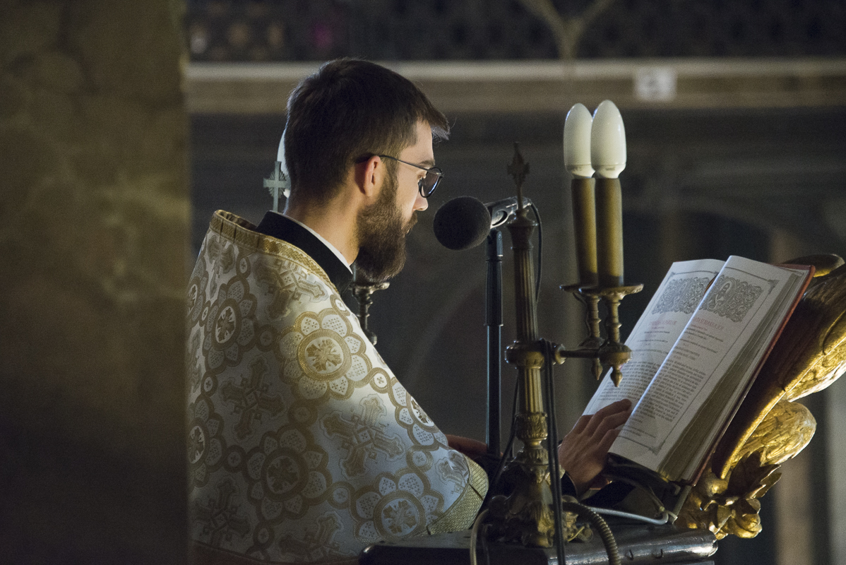 IPS Mitropolit Teofan, la slujba Floriilor: „O parte din noi se bucură, o parte din noi se cutremură”