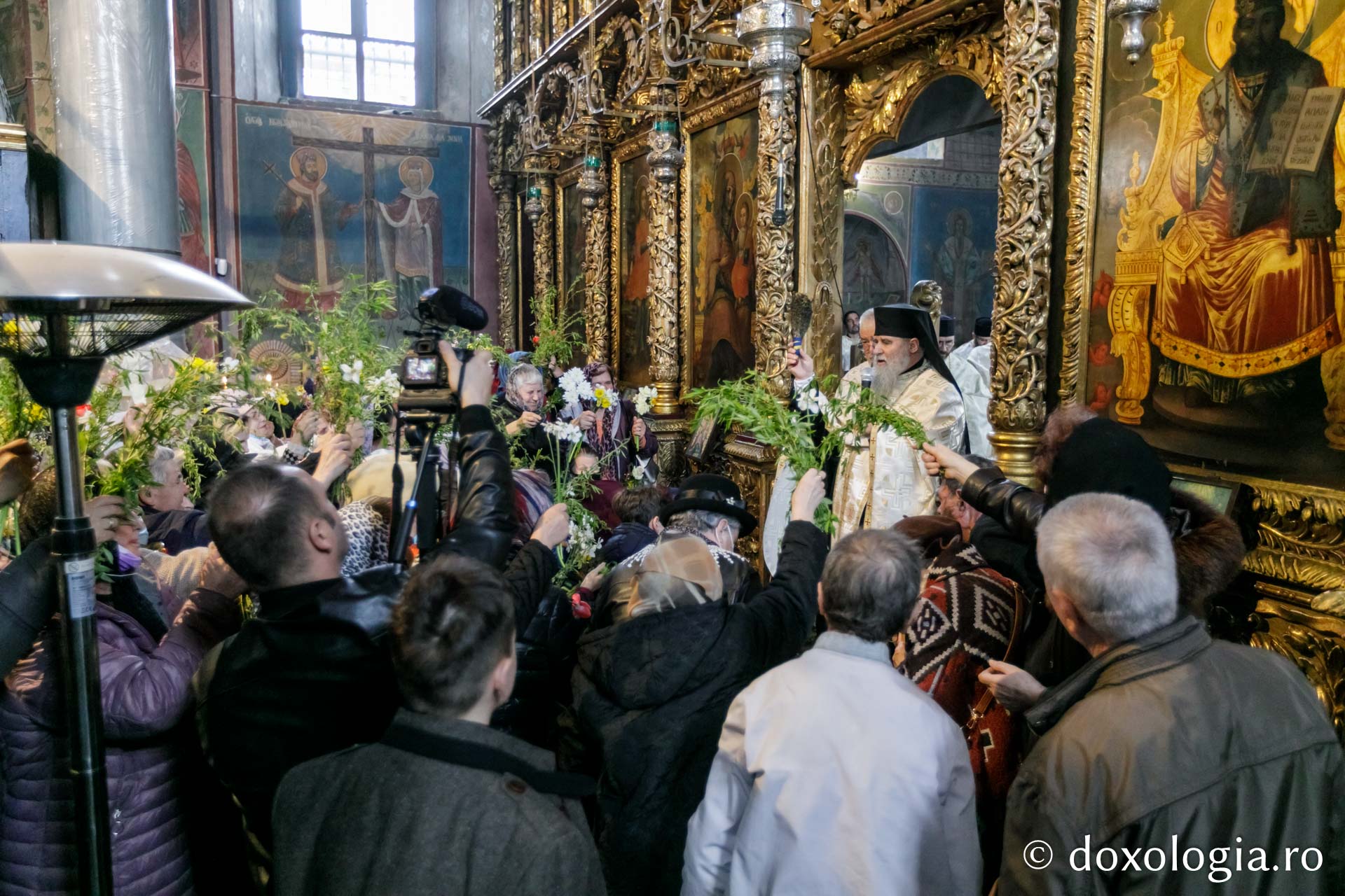 Pelerinajul de Florii, reluat la Iași după doi ani: „Semn că nu ne este rușine de identitatea noastră de creștini”