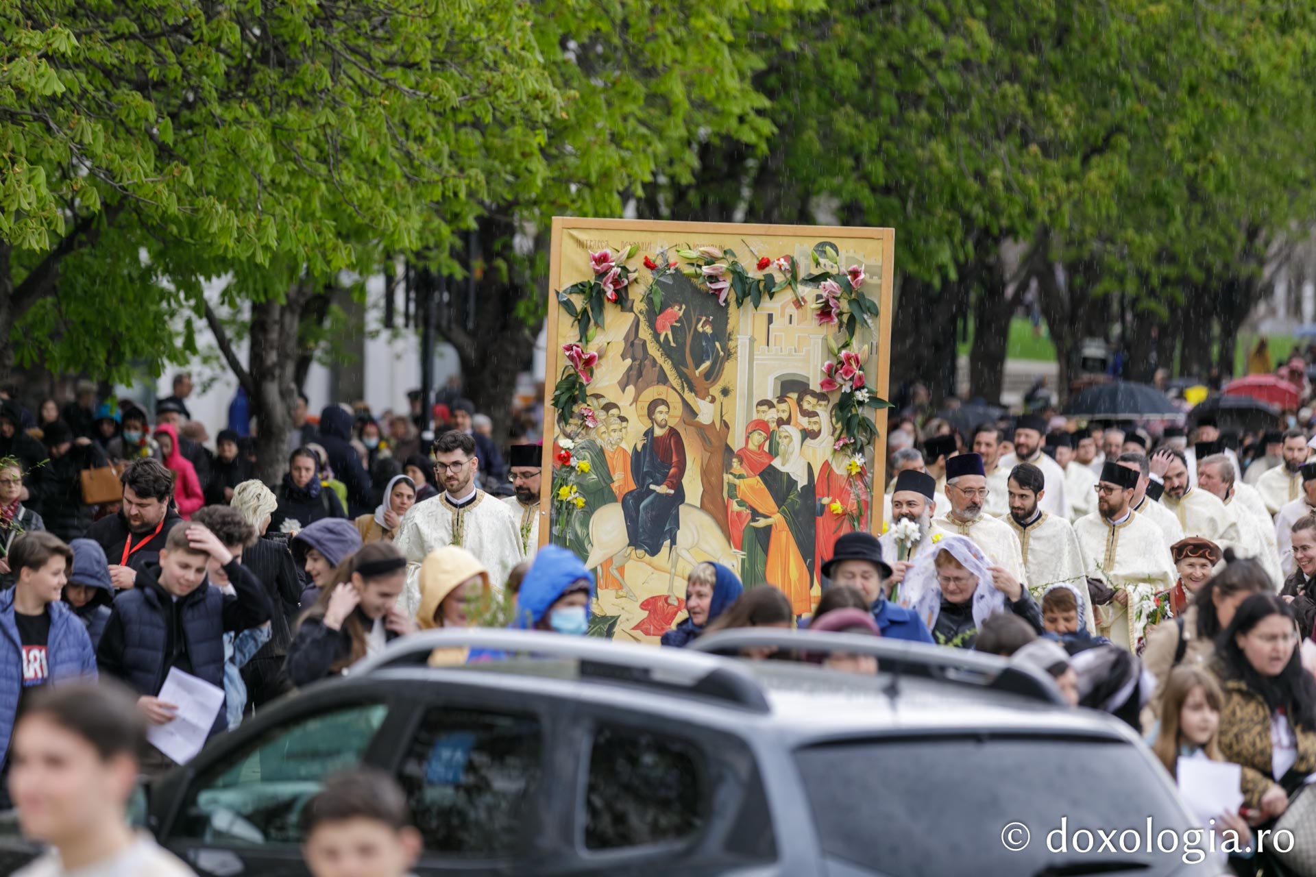 Pelerinajul de Florii, reluat la Iași după doi ani: „Semn că nu ne este rușine de identitatea noastră de creștini”