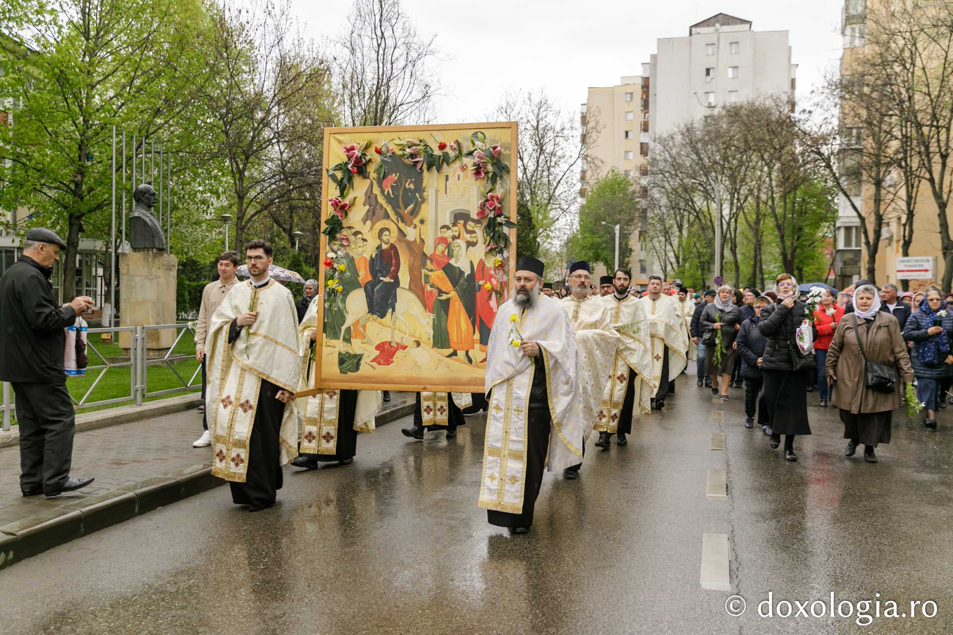 Pelerinajul de Florii, reluat la Iași după doi ani: „Semn că nu ne este rușine de identitatea noastră de creștini”