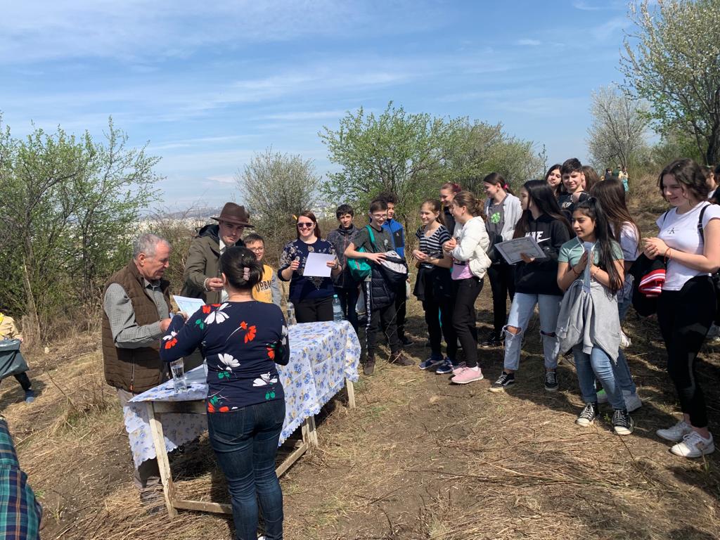 „Sădește un pom, Educă un om!”: 1.200 puieți plantați zilele trecute de Ocolul Silvic Cetățuia