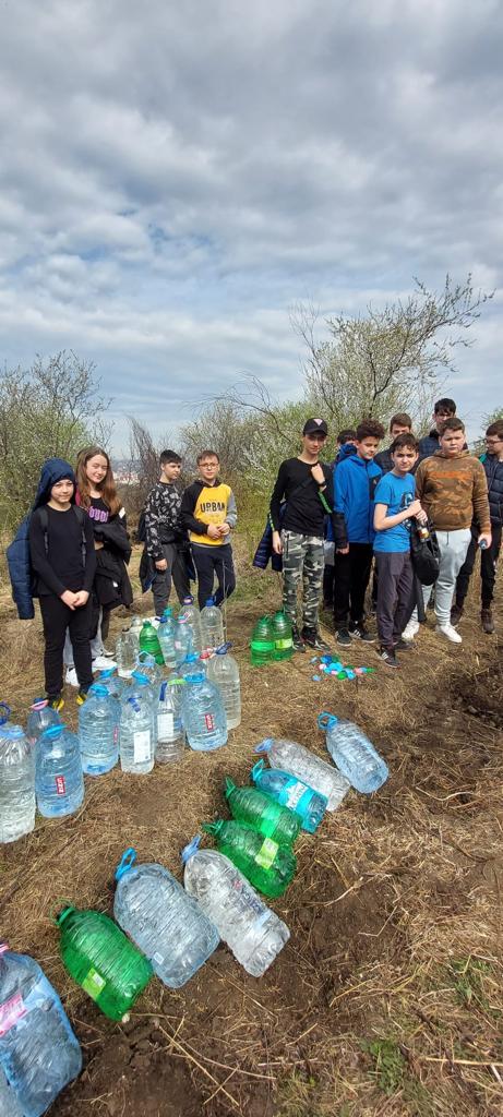 „Sădește un pom, Educă un om!”: 1.200 puieți plantați zilele trecute de Ocolul Silvic Cetățuia