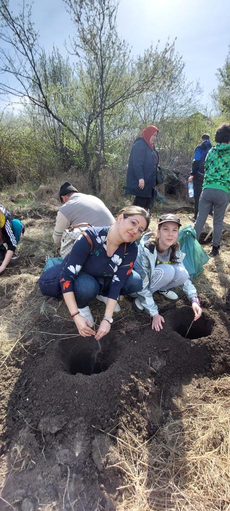 „Sădește un pom, Educă un om!”: 1.200 puieți plantați zilele trecute de Ocolul Silvic Cetățuia