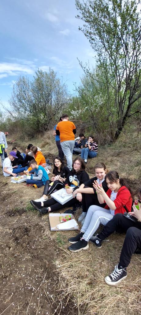 „Sădește un pom, Educă un om!”: 1.200 puieți plantați zilele trecute de Ocolul Silvic Cetățuia