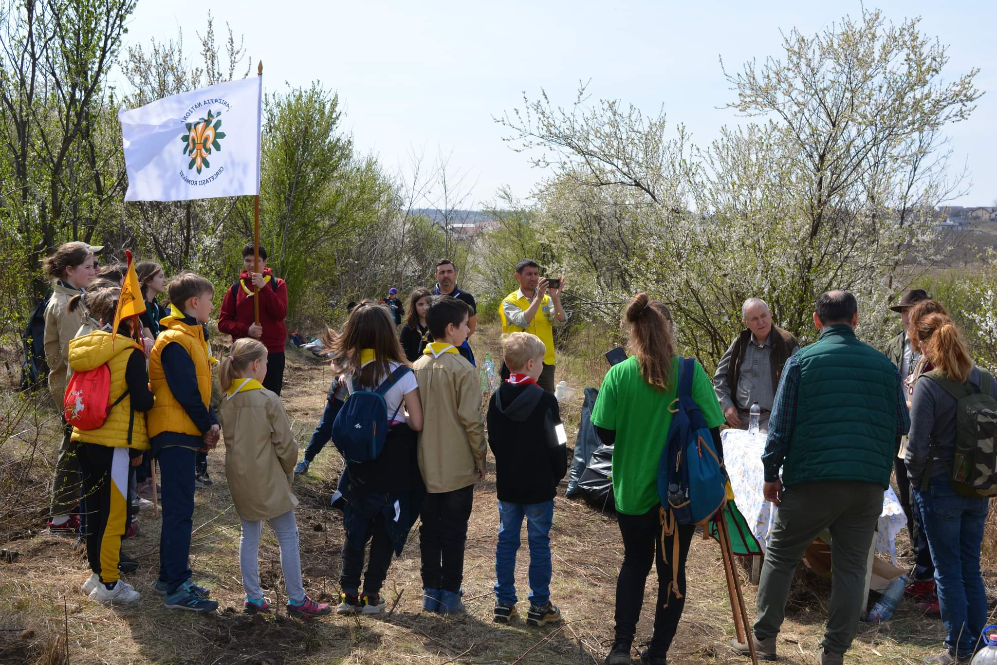 „Sădește un pom, Educă un om!”: 1.200 puieți plantați zilele trecute de Ocolul Silvic Cetățuia