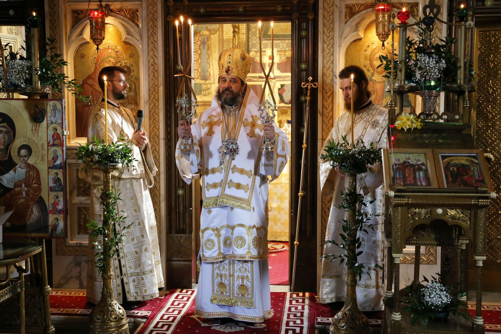 S-a împlinit un an de la trecerea la cele veșnice a lui Corneliu Muha, cel care a tipărit și a promovat manualele de religie ortodoxă în învățământul românesc