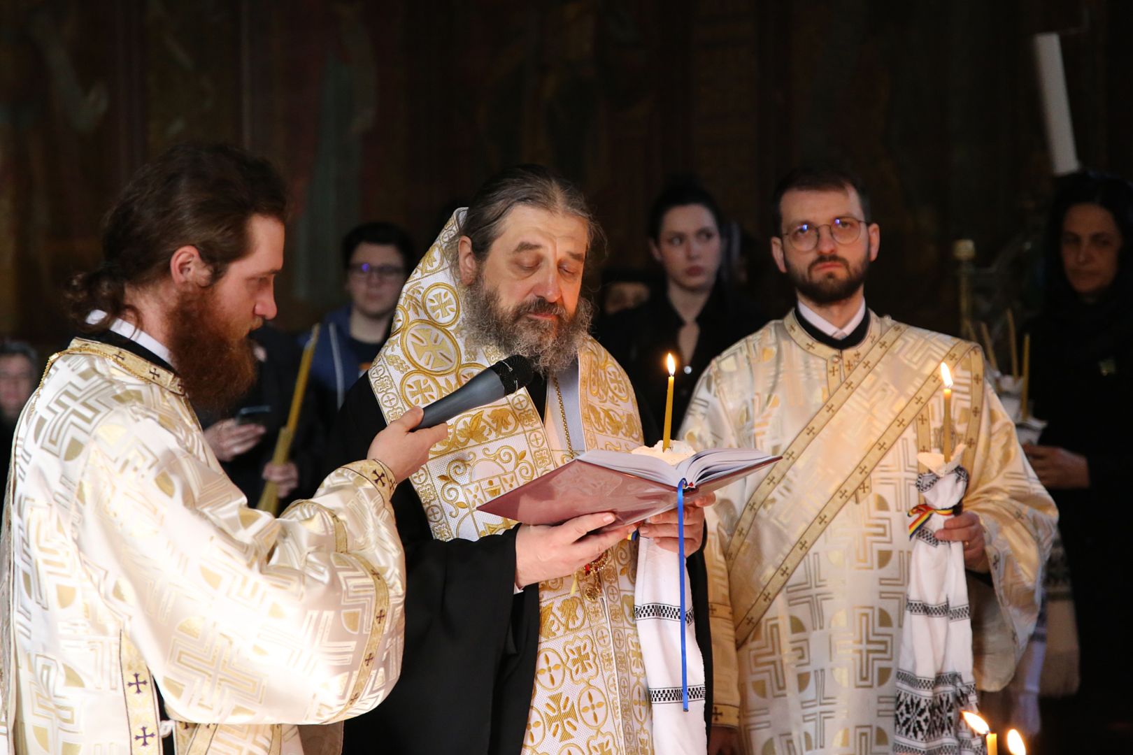 S-a împlinit un an de la trecerea la cele veșnice a lui Corneliu Muha, cel care a tipărit și a promovat manualele de religie ortodoxă în învățământul românesc