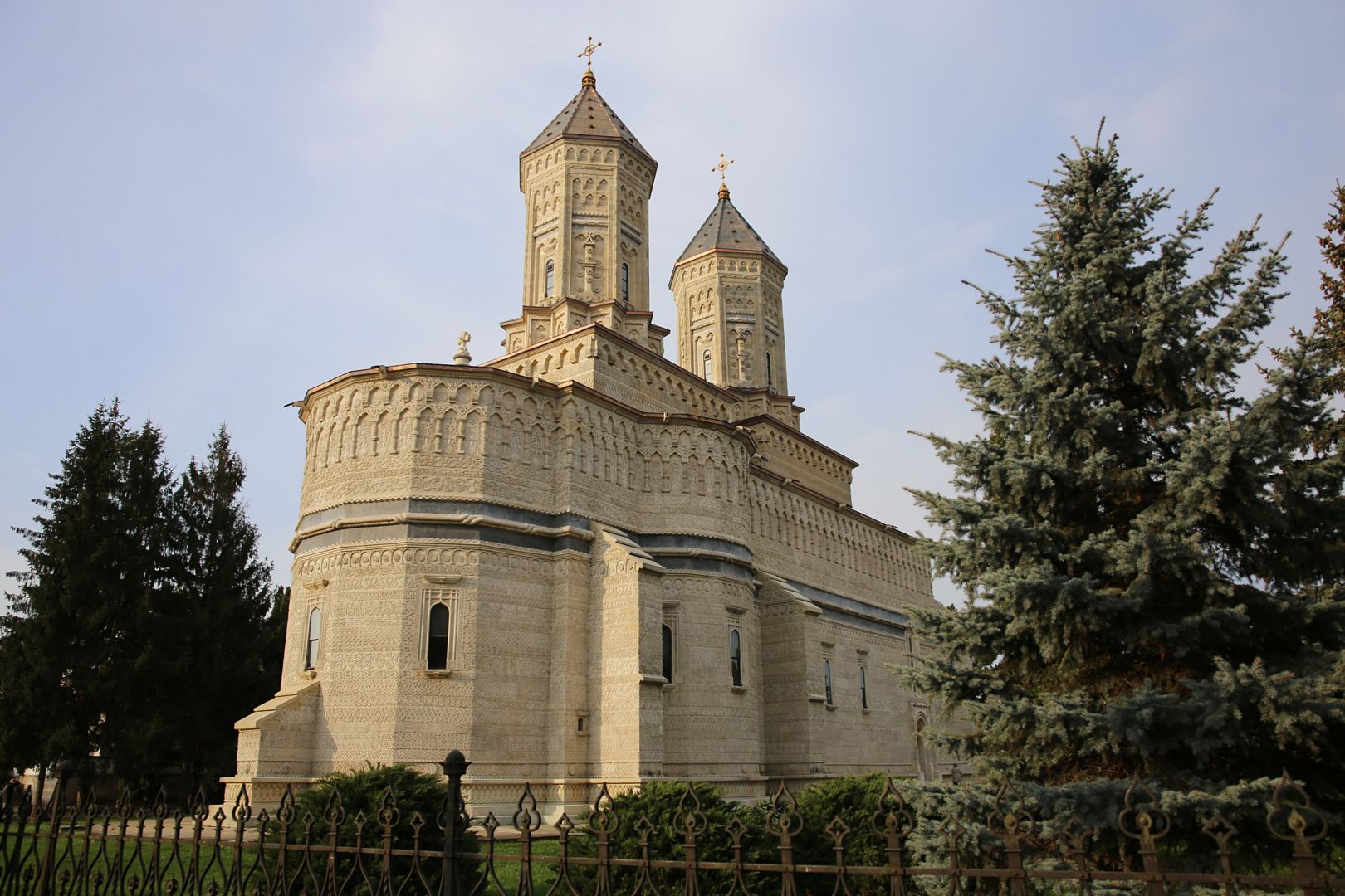 S-a împlinit un an de la trecerea la cele veșnice a lui Corneliu Muha, cel care a tipărit și a promovat manualele de religie ortodoxă în învățământul românesc