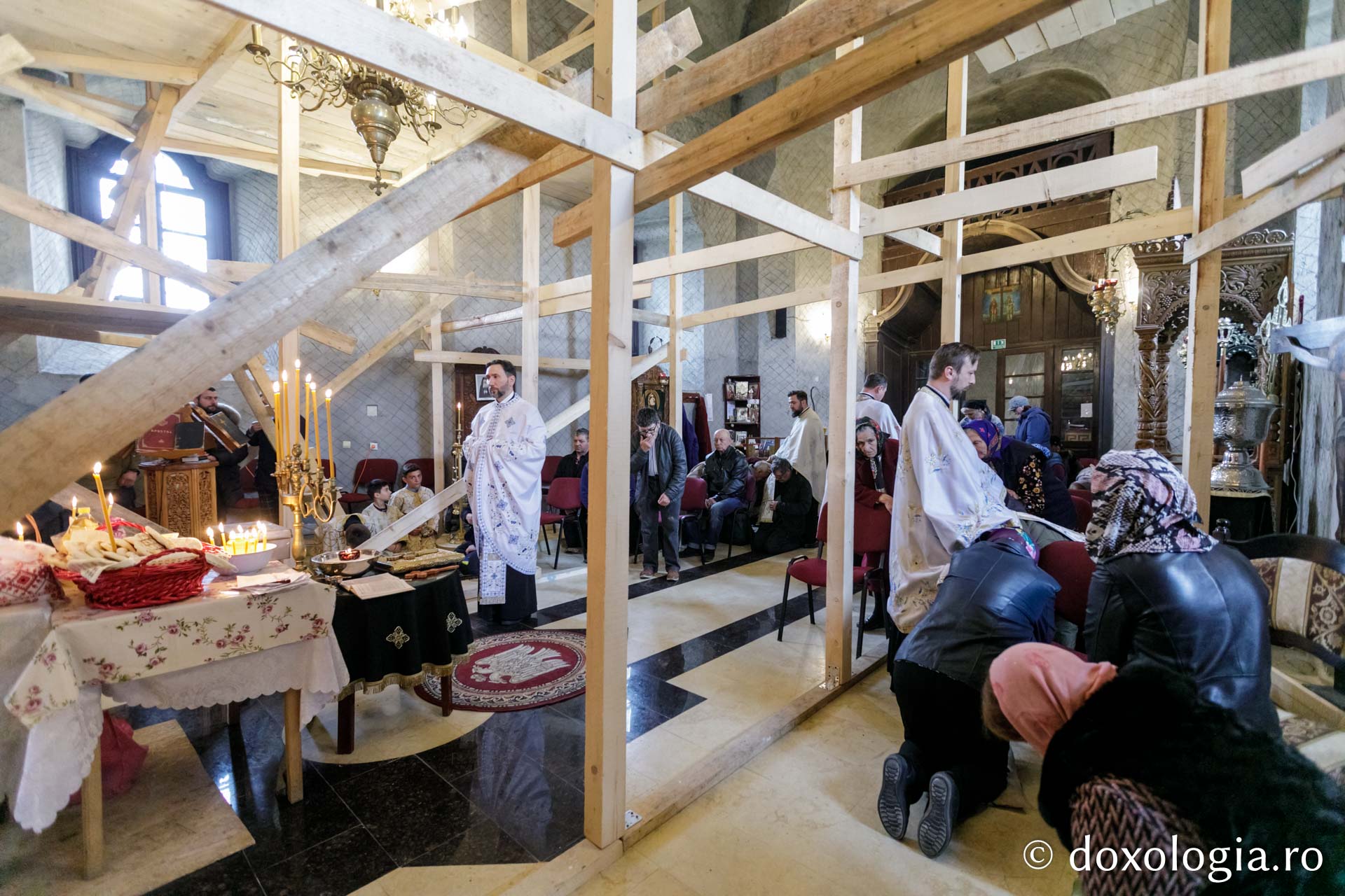 Sfântul Maslu de obște la parohia Cucuteni-Lețcani