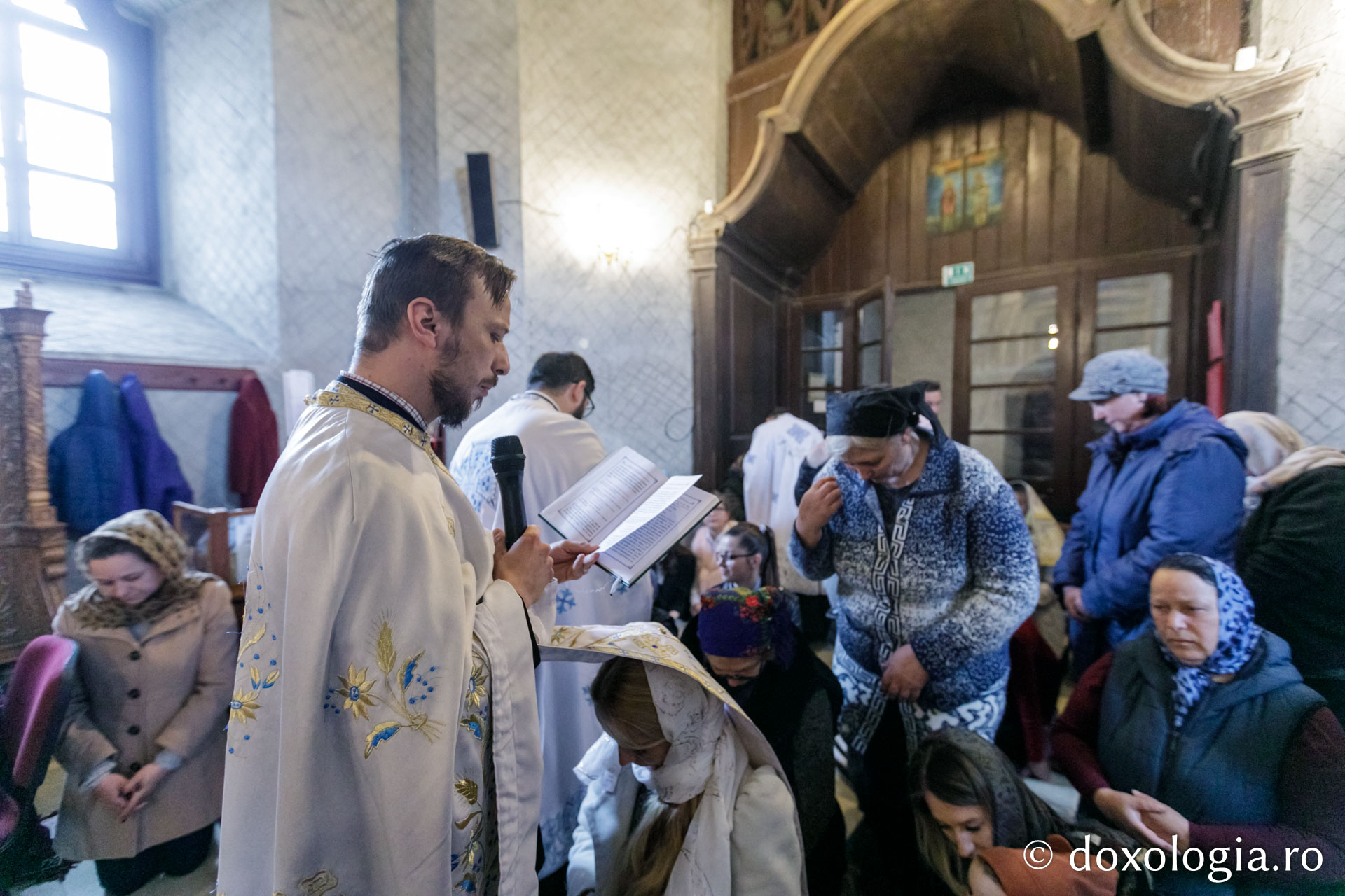 Sfântul Maslu de obște la parohia Cucuteni-Lețcani