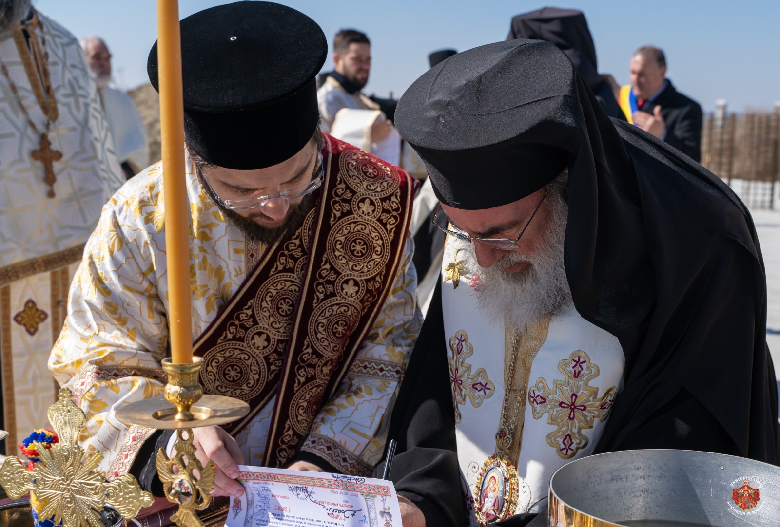 PS Ignatie: „Orice biserică este o poartă care ne deschide înspre perspectiva realităților spirituale, dincolo de lumea aceasta”