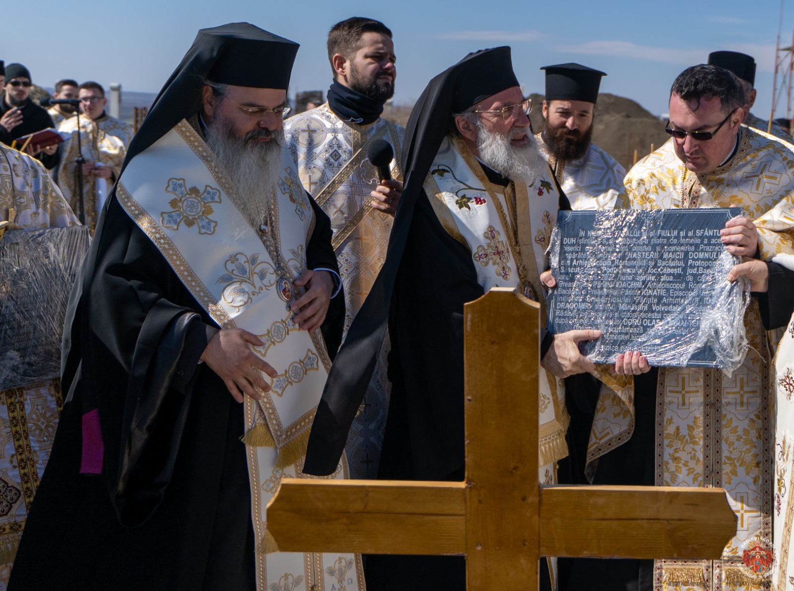 PS Ignatie: „Orice biserică este o poartă care ne deschide înspre perspectiva realităților spirituale, dincolo de lumea aceasta”