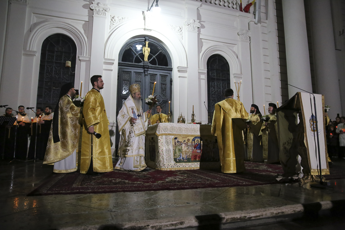 Învierea Domnului, celebrată în mod inedit anul acesta la Iași: slujbă și în limba slavonă pentru refugiații ucraineni