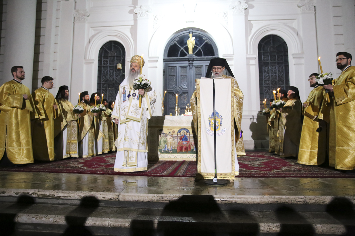 Învierea Domnului, celebrată în mod inedit anul acesta la Iași: slujbă și în limba slavonă pentru refugiații ucraineni