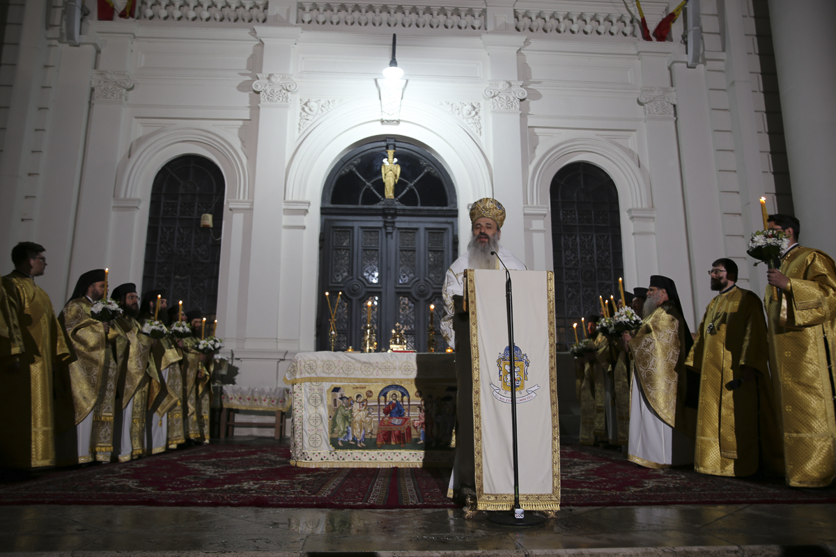 Învierea Domnului, celebrată în mod inedit anul acesta la Iași: slujbă și în limba slavonă pentru refugiații ucraineni