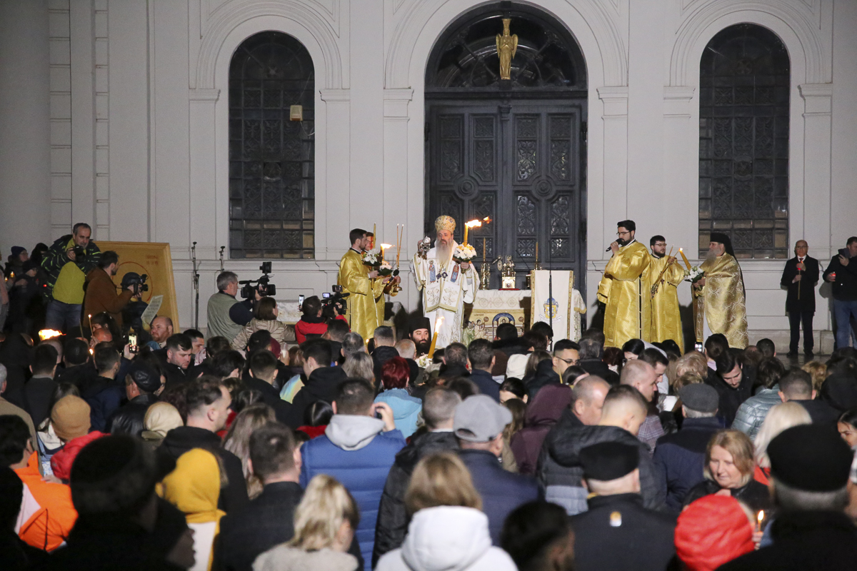 Învierea Domnului, celebrată în mod inedit anul acesta la Iași: slujbă și în limba slavonă pentru refugiații ucraineni