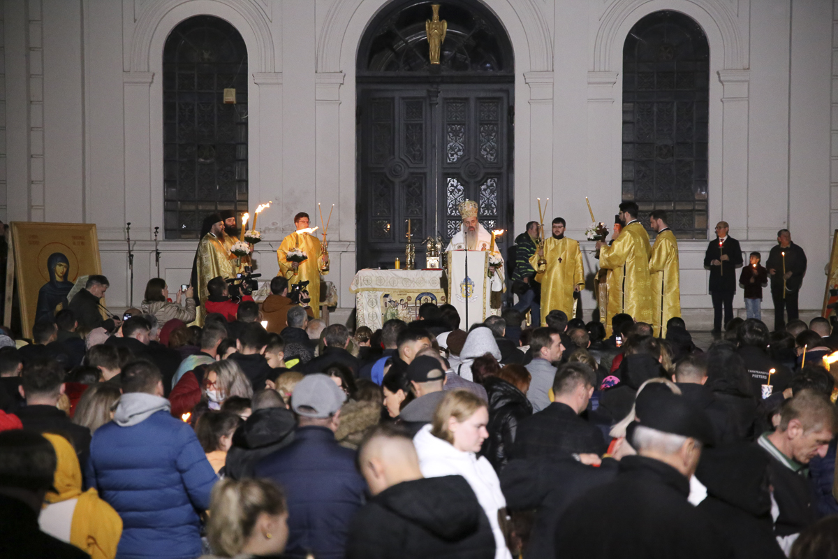 Învierea Domnului, celebrată în mod inedit anul acesta la Iași: slujbă și în limba slavonă pentru refugiații ucraineni