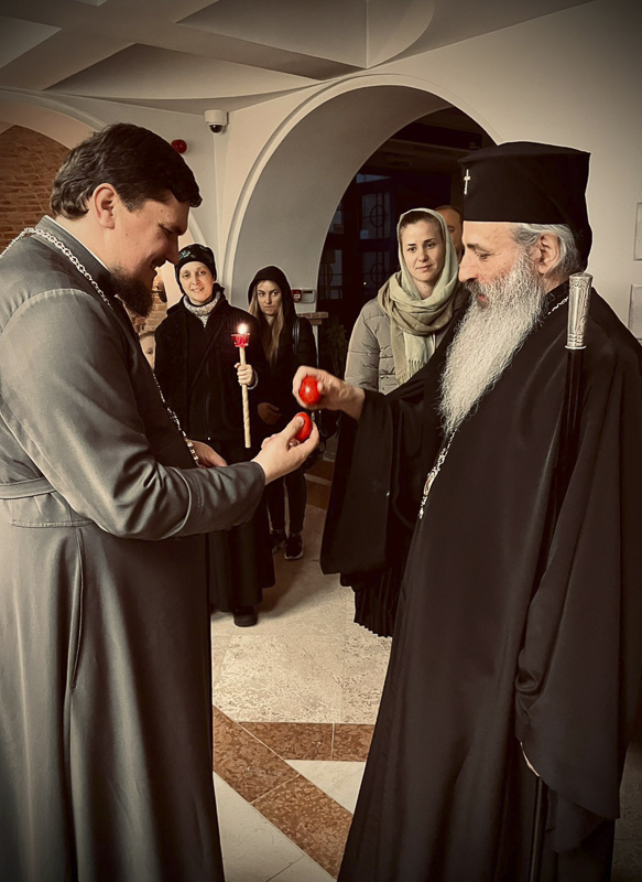 Învierea Domnului, celebrată în mod inedit anul acesta la Iași: slujbă și în limba slavonă pentru refugiații ucraineni