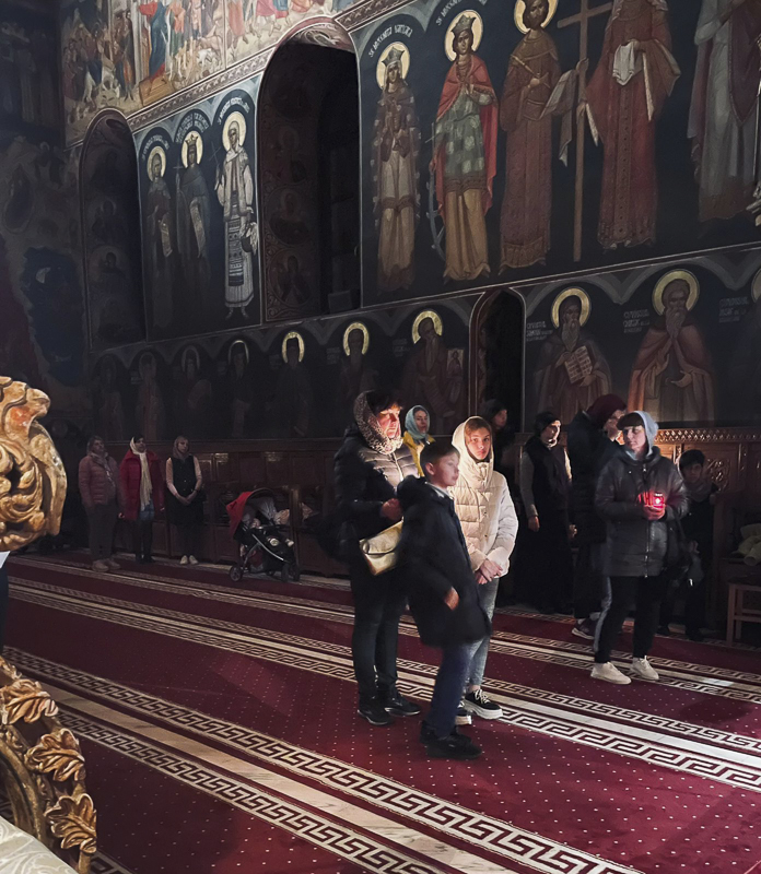 Învierea Domnului, celebrată în mod inedit anul acesta la Iași: slujbă și în limba slavonă pentru refugiații ucraineni