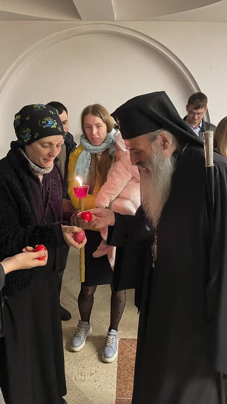 Învierea Domnului, celebrată în mod inedit anul acesta la Iași: slujbă și în limba slavonă pentru refugiații ucraineni