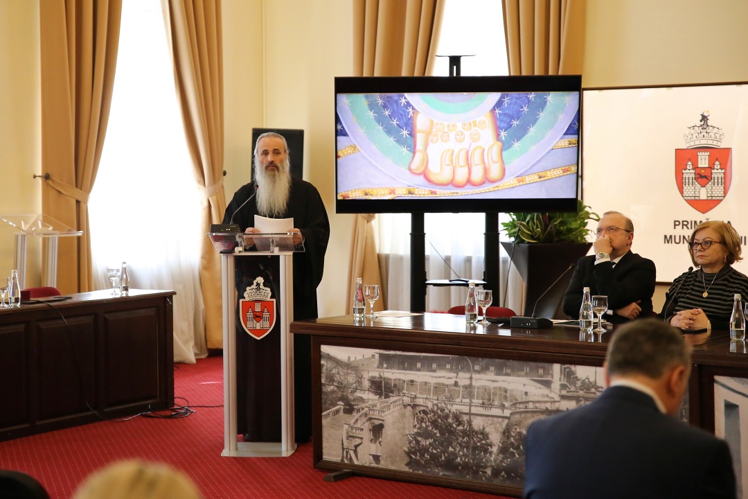 Un pictor bisericesc a fost premiat de trei instituții, la Conferința „Religie, medicină, știință și artă”: Artistul Grigore Popescu-Muscel a primit Crucea „Sfântul Ierarh Dosoftei”