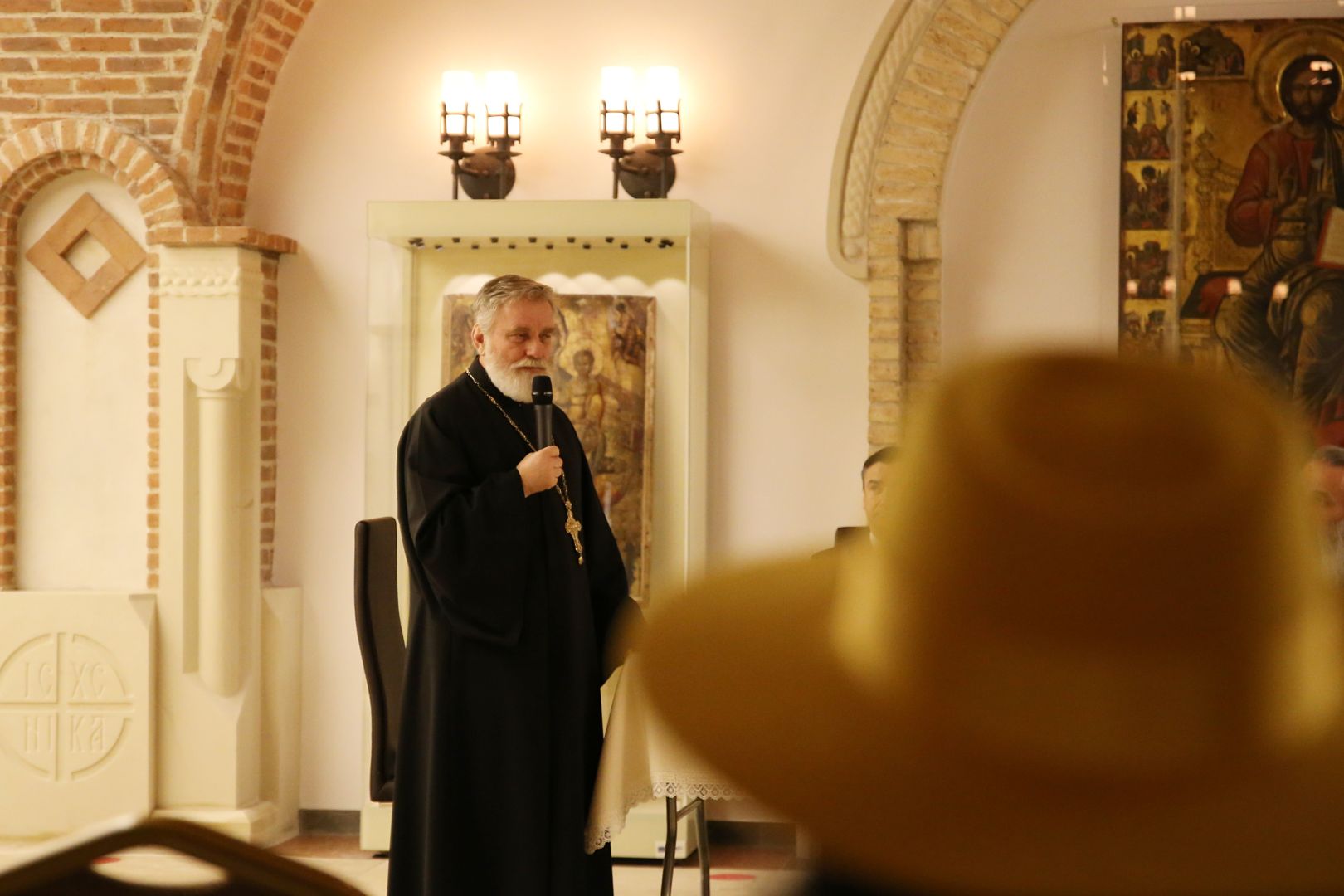 Expoziție dedicată ucrainenilor, la Muzeul mitropolitan din Iași: „Avem un fel de perihoreză, o întrepătrundere de sfințenie între regiunea noastră și Ucraina”