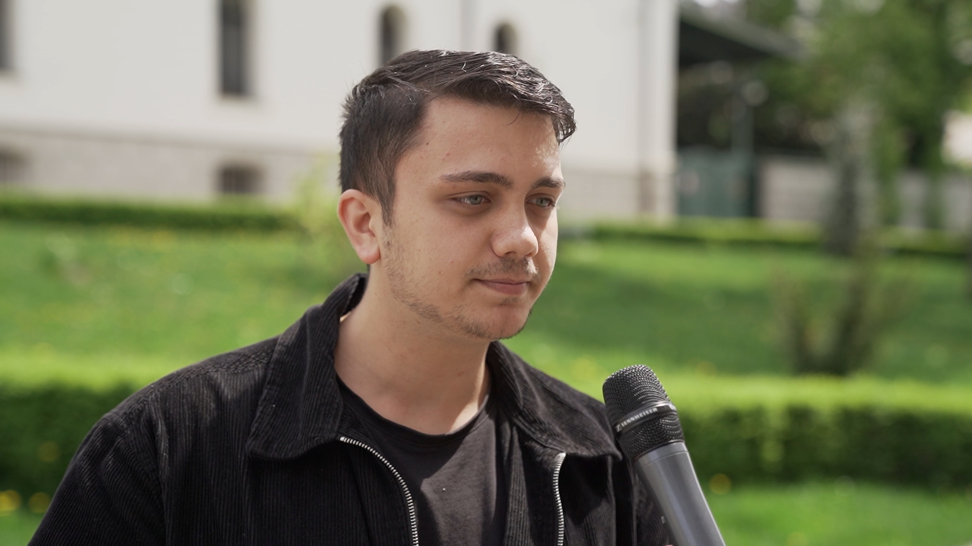 (Video) 2020, anul unui Paști în online – și, totuși, Hristos a înviat!