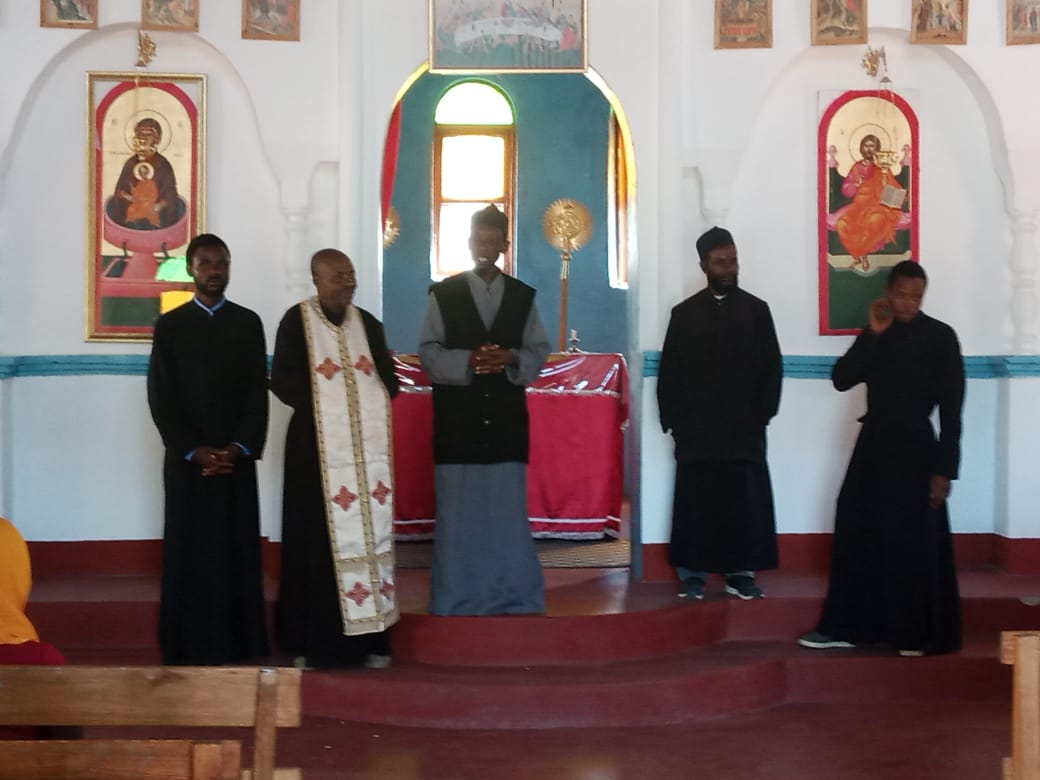 Ocrotitoarea parohiilor din Nyamahana şi Makota, Maica Domnului - Izvorul Tămăduirii Ocrotitoarea parohiilor din Nyamahana şi Makota, Maica Domnului - Izvorul Tămăduirii