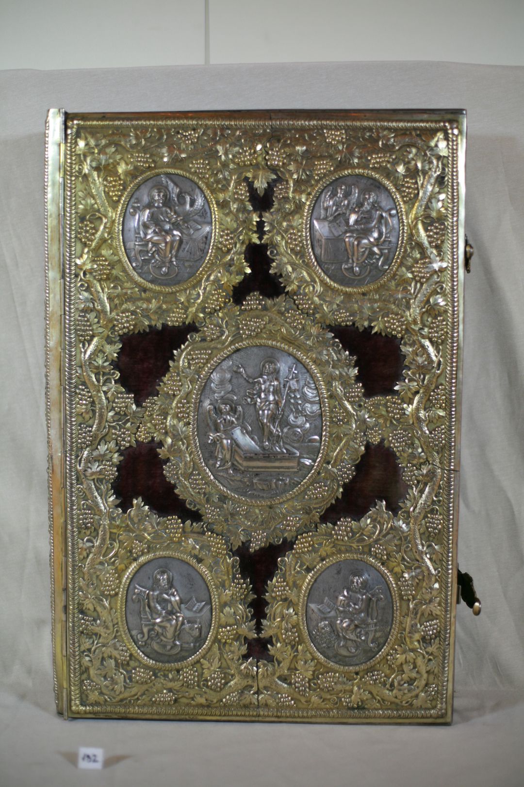 Exponatul lunii mai 2022: Sfântă Evanghelie din anul 1821